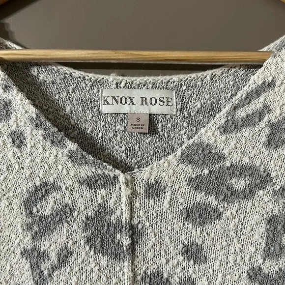 Women’s Knox Rose Sweater Size S animal print,cozy sweater! Excellent condition! - Picture 3 of 5